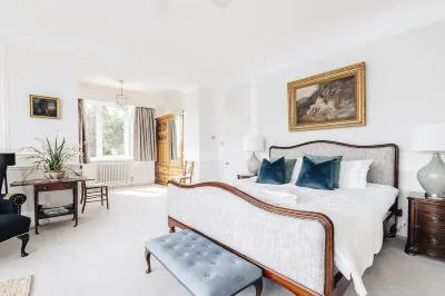 EXCLUSIVE HOUSE PRIVATE BEACH SEA FRONT SLEEPS 13 AMAZING VIEWS Hotels in der Nähe von Plas Cadnant Hidden Gardens