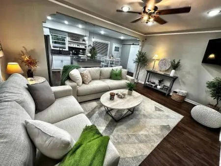 Stunning Home in Quiet Neighborhood Near Ft. Benning Отели рядом с Аэропорт Коламбус Метрополитен