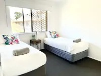 Great Location - 5 mins to beach, Shops, Cafes & Restaurants