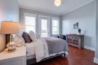 The Sandy Crab - A Waterfront Luxury Vacation Home