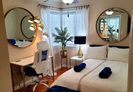 Charming House House w backyard oasis-10 min from the Beach! Отели в г. Редондо-Бич