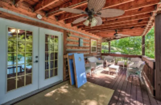 Lakein' It Easy With Private Dock