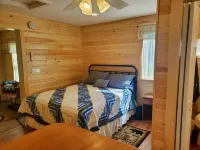 Cozy Cabin By The Pond, Sleeps 2