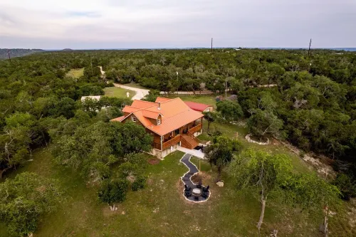 Hill Country Luxury Cabin