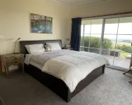 Nirvana House Farm Stay in Woolamai with incredible 360 degree views 울라마이 호텔