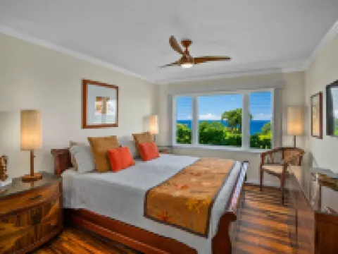 PRIVATE CORNER UNIT WITH SPECTACULAR OCEAN FRONT VIEWS Hotels in Princeville