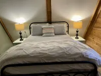 Cozy, Comfy Cabin minutes from Cave Run Lake, I-64, App Harvest, and Morehead.