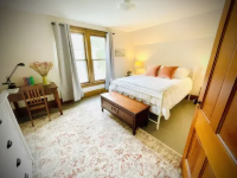 Updated Victorian in the Heart of Sheboygan. Beach, Downtown, Golf, Road America