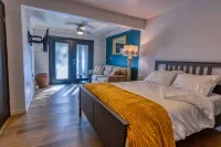 Escape to our Pet Friendly Pinetop 4-Bedroom Home