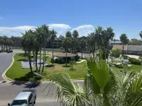 Lazy River Condo, near food/fun, EZ walk to beach