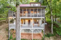 3 Master Suites, Hot tub, dog friendly, Long Rang Mountain Views