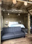 8 miles to Mount Rushmore - Sleeps 2 to 6