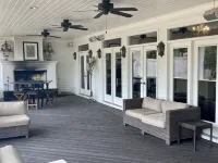 The Art House - indoor jacuzzi, and only one block from downtown!!