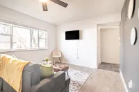 Dog-Friendly Retreat Near Wineries/Spire/GOTL