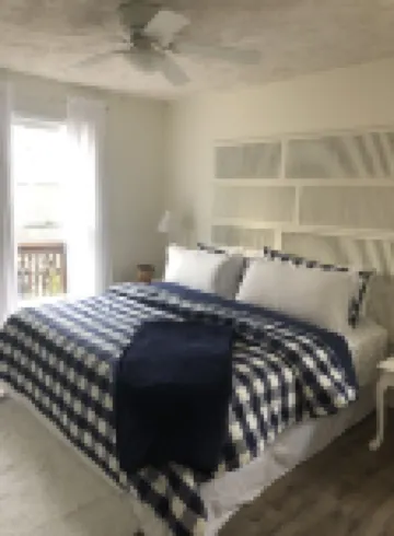 Lake Escape on Lake Tillery / Gated Community / High Speed Internet