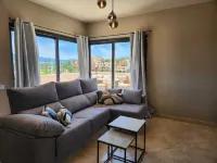 Ático Esquinero con Vistas al Valle del Este y a al mar con Piscina Comunitaria