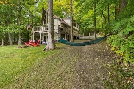 Lakefront Cottage on Apple Valley Lake