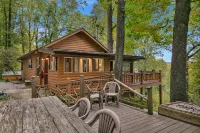 Buck's Cabin near Brevard, NC  Dog Friendly Wood stove, mtn views in forest.