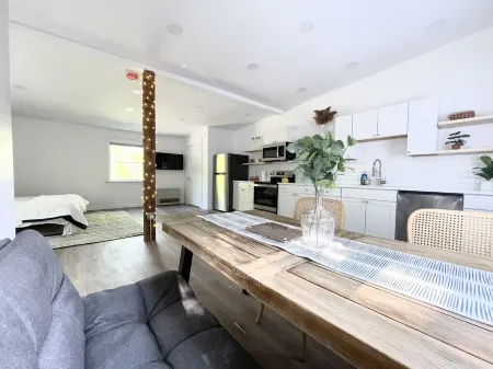 King Size Sun Rise Midcoast Lovely Stay