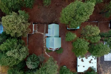 Alice's Cottage in Rocky Point Отели рядом с достопримечательностью «Train Mountain Railroad Museum»