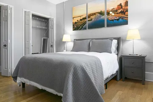 Gorgeous 2BR downtown condo near EVERYTHING!