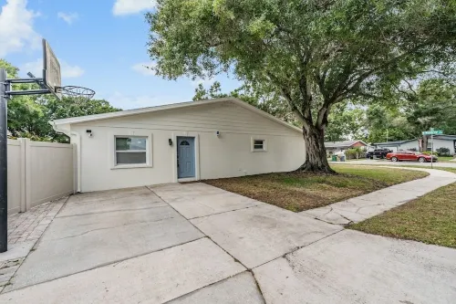 Tampa Bae House · Spacious South Tampa Home with Heated Pool + Patio