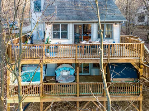 Modern Wintergreen Cabin with Hot Tub, Sauna