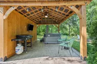Hot Tub & Fireplace/12min to Horse Park/30 Min to Ark
