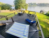 Fall Rates! Lux Lake Cottage, Great Location, Perfect Home & Property.