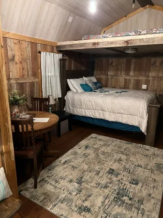 1 Bedroom Hill Country Cabin
