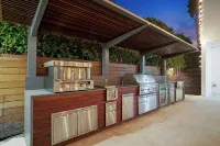 Pool, BBQ, & Centrally Located!