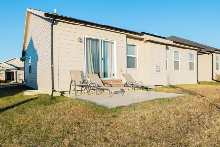 The Rehoboth- Iowa -Entire Home, 4BR- Deluxe & Elegant, Great Location near I-35