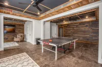 Treetop - 3 King Suites- sister property next door #1559015