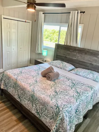 49 Steps to the Beach! Hutchinson Island 2BED/2BATHRenovated