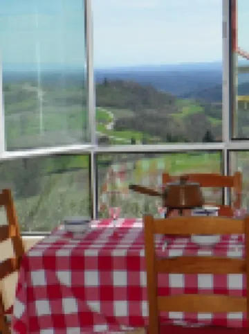 Cocconato: detached house with private garden and views