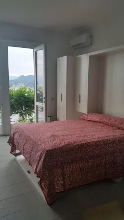 Between lake and sky. A romantic and elegant nest with an enchanting view