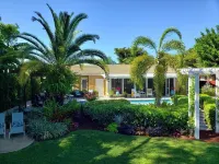 Pet Friendly Tropical Studio with Private Kitchen and Bath Hotels in Oakland Park