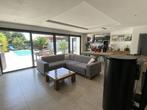 Anglet, 8 Pers Coast House with Swimming Pool, Near the Beach, Cycle Path, Golf