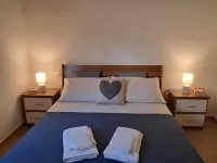 La Terrazza Del Faro - Stunning 1 bedroom flat 600m from the beach Hotels in Pittulongu