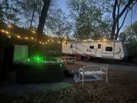 Experience Glamping in style. Private Hot tub spa! Private lake -Pet Friendly