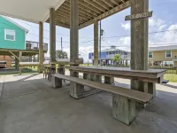 “Paradise Found”  Second row beach house with spectacular views of the ocean!!!! Hotels near West End