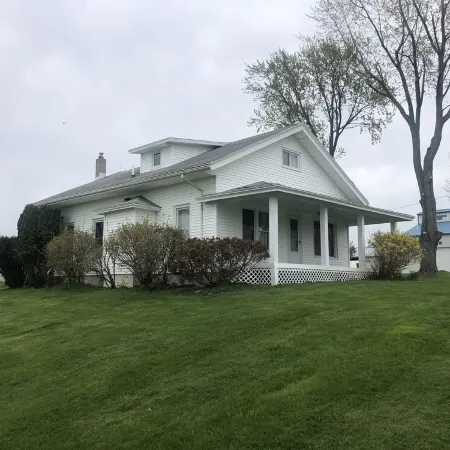 Newly Renovated Farmhouse Finger Lakes