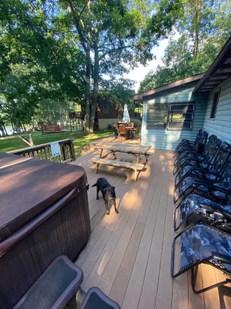 Lakefront, Wooded, & Secluded Home - Family Dogs Welcome.