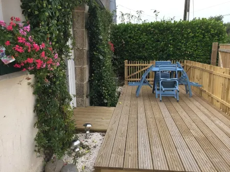 THE FISHERMAN'S SHELTER 200M FROM THE APARTMENT AND THE GR 34 WELCOMES YOU ALL YEAR Отели в г. Плугерно