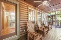 Cozy Cabin Near Helen + Hot Tub + Fire Pit + Game Room + More
