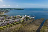 Obx Top-Floor Condo- Marina & Sound Views, Quiet & Serene - 3-Star