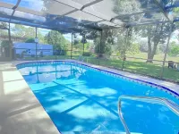 Cheerful 1 bedroom guest suite with pool and yard Hotels in Spring Hill
