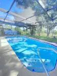 Cheerful 1 bedroom guest suite with pool and yard