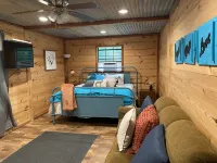 Secluded Riverfront Cabin 5 acres on Little Missouri River