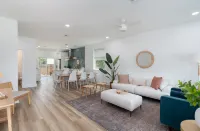 Brand new 4 bedroom with 2  master suites and pool, steps to the beach. - Bungalows
